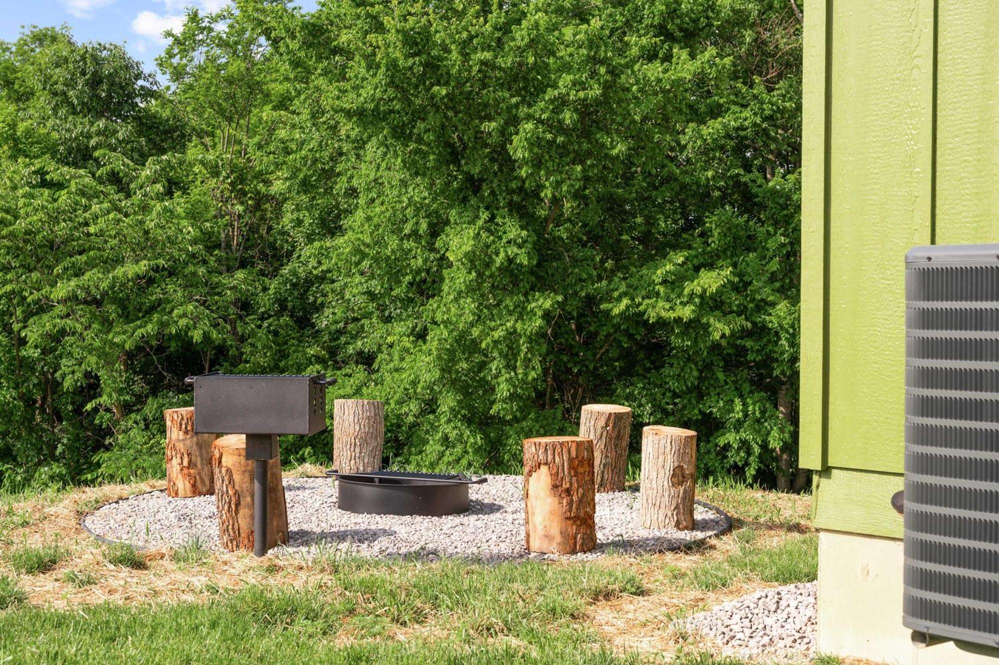 The Lodges At Eden Reserve - Pet Friendly Cabins Near Ark Williamstown Exterior photo
